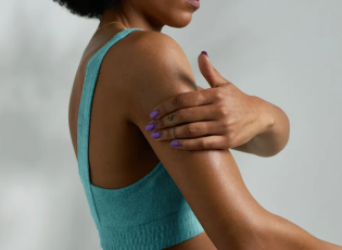 Moisturizing Creams vs. Body Oils — Which Works Best for African Skin?